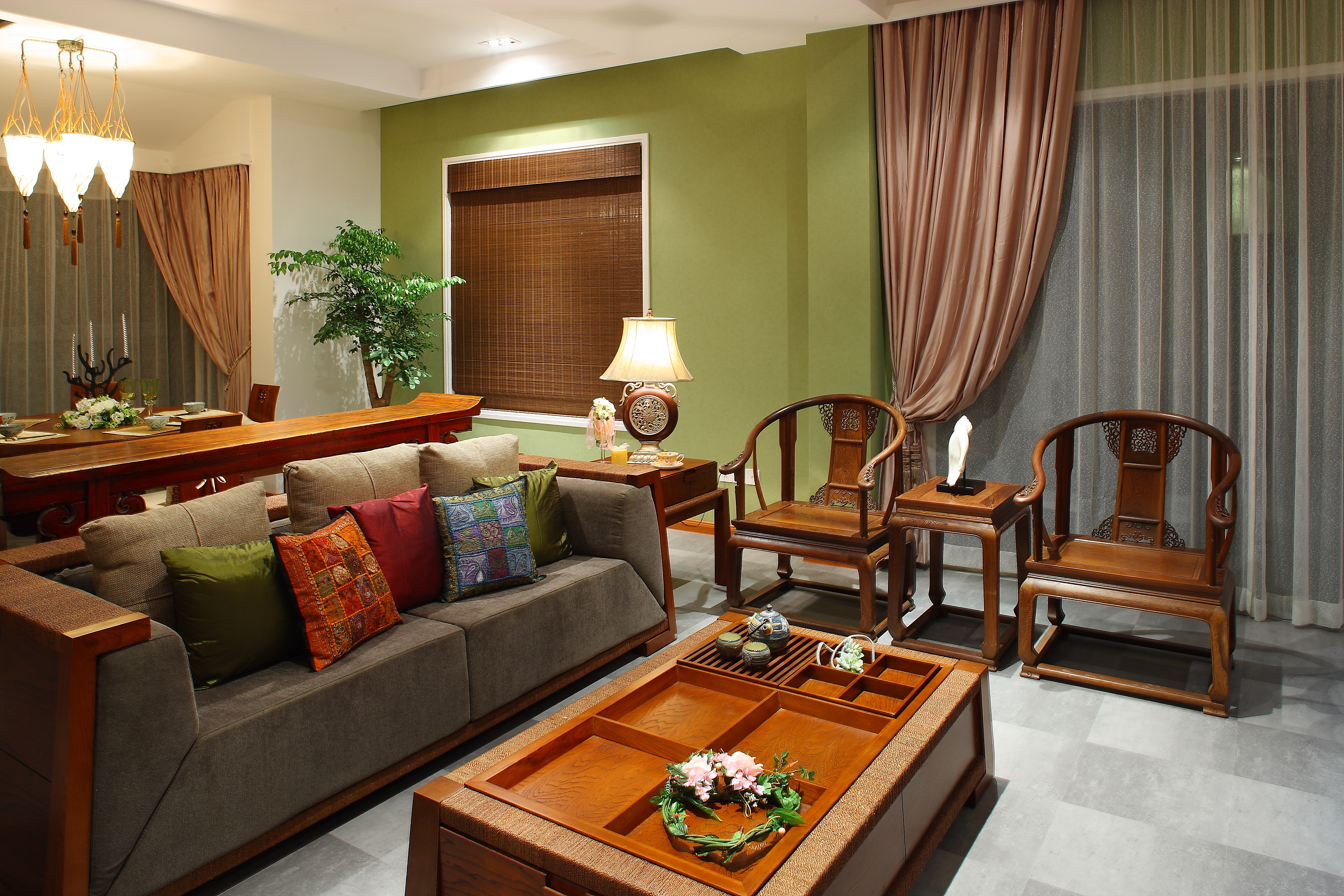室内装修怎么搭配更好墨绿色沙发搭配装修效果图欣赏