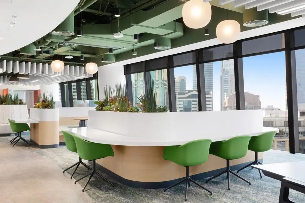 办公绿色空间设计案例_绿色生态办公空间设计题目_绿色办公空间设计