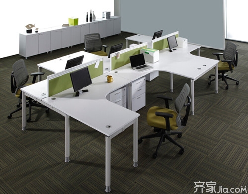 办公桌隔板上如何放绿色植物_办公室桌子隔板_绿色植物放办公桌哪个位置